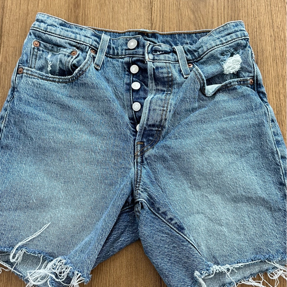 levi’s button up shorts
